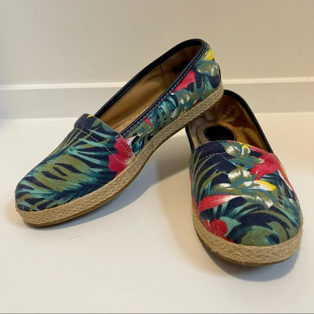 b.o.c. By Born Canvas Espadrilles Slip On Shoes 7M - Picture 2 of 7